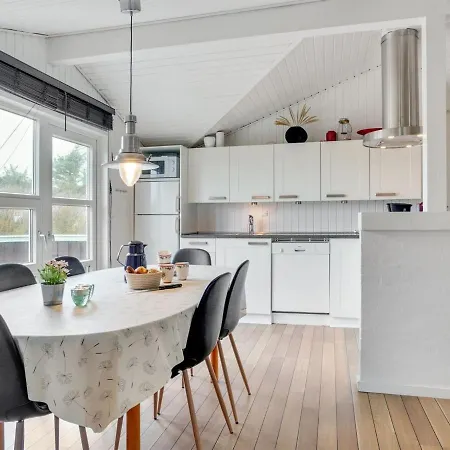 Holiday home Larisa - 250m From The Sea In Nw Jutland By Interhome
