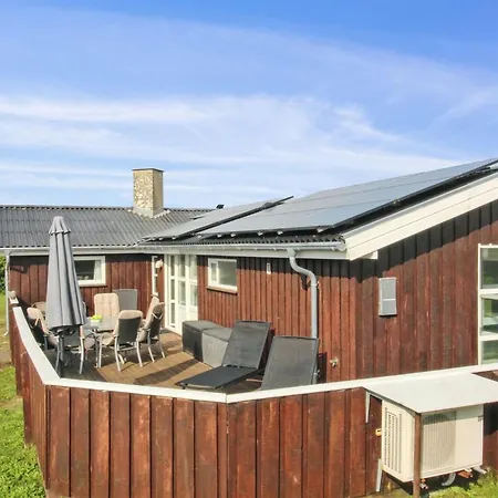 Holiday home Larisa - 250m From The Sea In Nw Jutland By Interhome