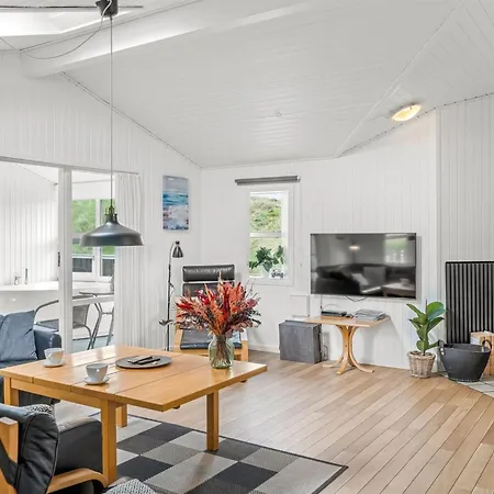 Larisa - 250m From The Sea By Interhome Saltum