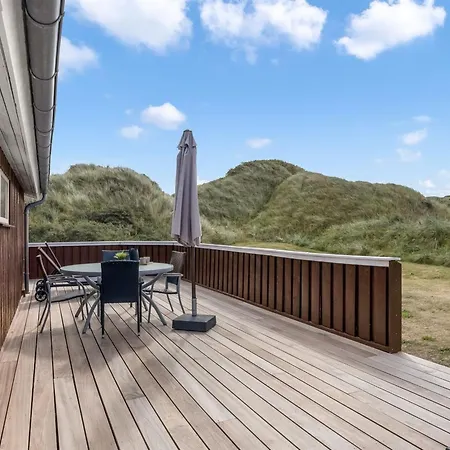 Larisa - 250m From The Sea By Interhome *